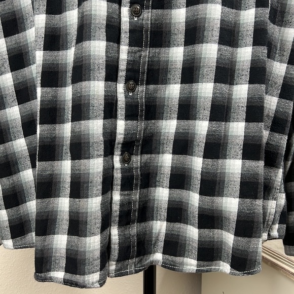 Red Camel XL Black/White/Green Plaid Thin Flannel - Picture 4 of 13